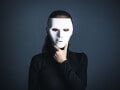 同じ団地で育った親友の“攻撃”に呆然。友達の顔をした敵「フレネミー」に傷つけられた40歳女性