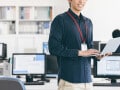 情報通信業の「平均年収」はいくら？ 年代別の推移を紹介
