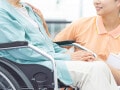 「医療・福祉」の平均年収はいくら？ 年代別の推移を紹介