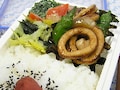 男性にウケル！　イカのピリ辛炒め弁当