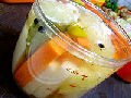 スティック野菜のハーブピクルス