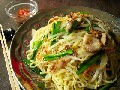 ニラともやしの塩焼きそばの作り方