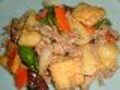 油揚げとじゃが芋入り　豚肉の牡蠣油炒め