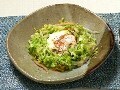 巣ごもり玉子のホットサラダ