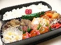 7月の弁当　貝飯弁当／つなじゃが弁当