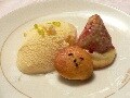 丸ごと苺クッキーのアイスクリーム添え