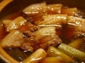 豚バラ肉のねぎま風鍋レシピ……ネギとマグロをグツグツ煮込む！