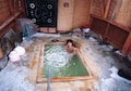 濁り湯、湯段温泉と白濁した酸性泉の嶽温泉