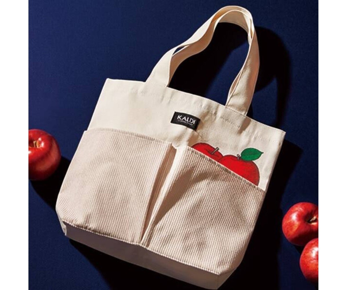 秋らしいデザインの「りんごバッグ」