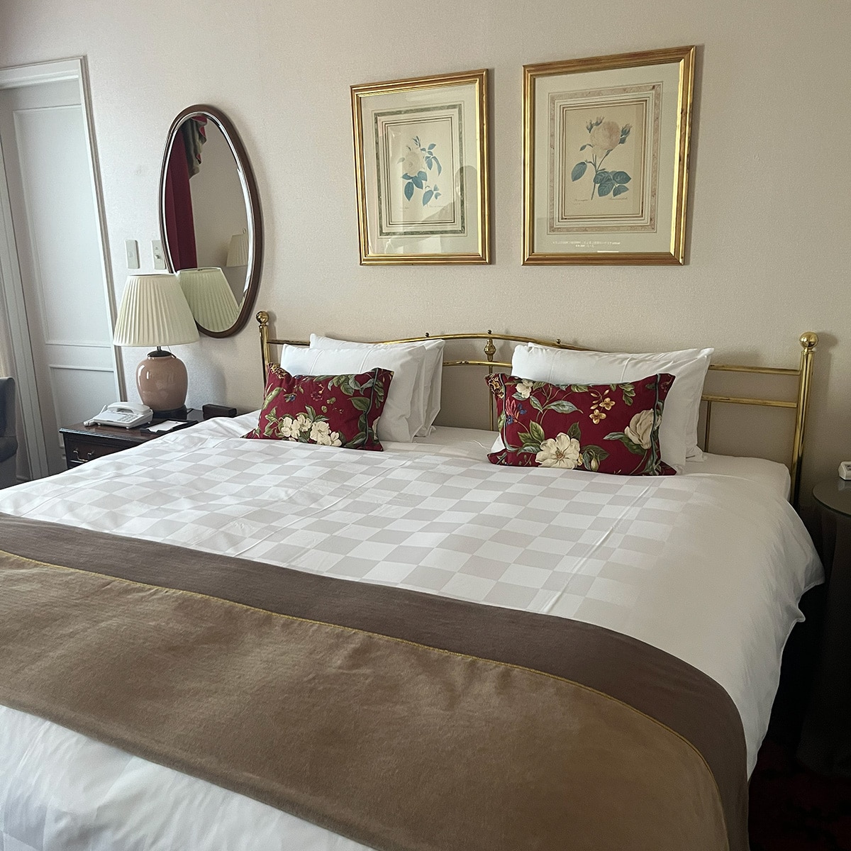 気品に満ちた客室で贅沢なひととき