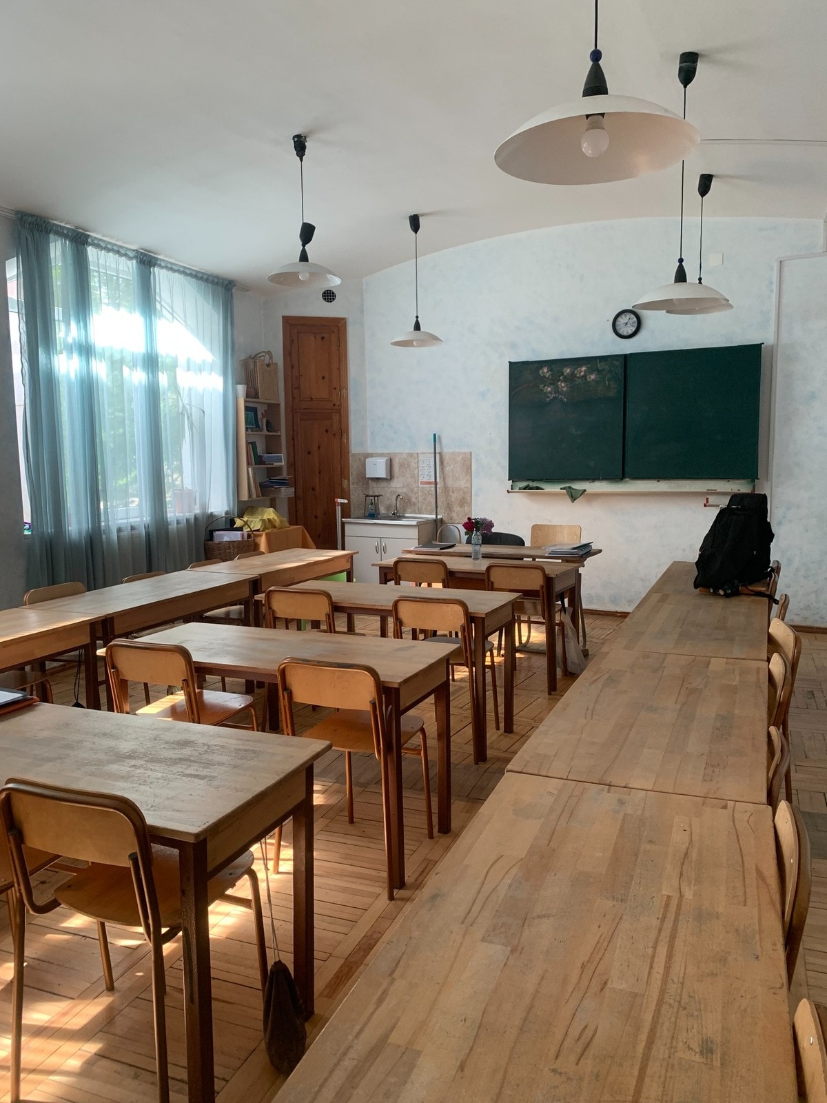 シュタイナー教育の現地校・Tbilisi Free Waldorf Schoolの教室