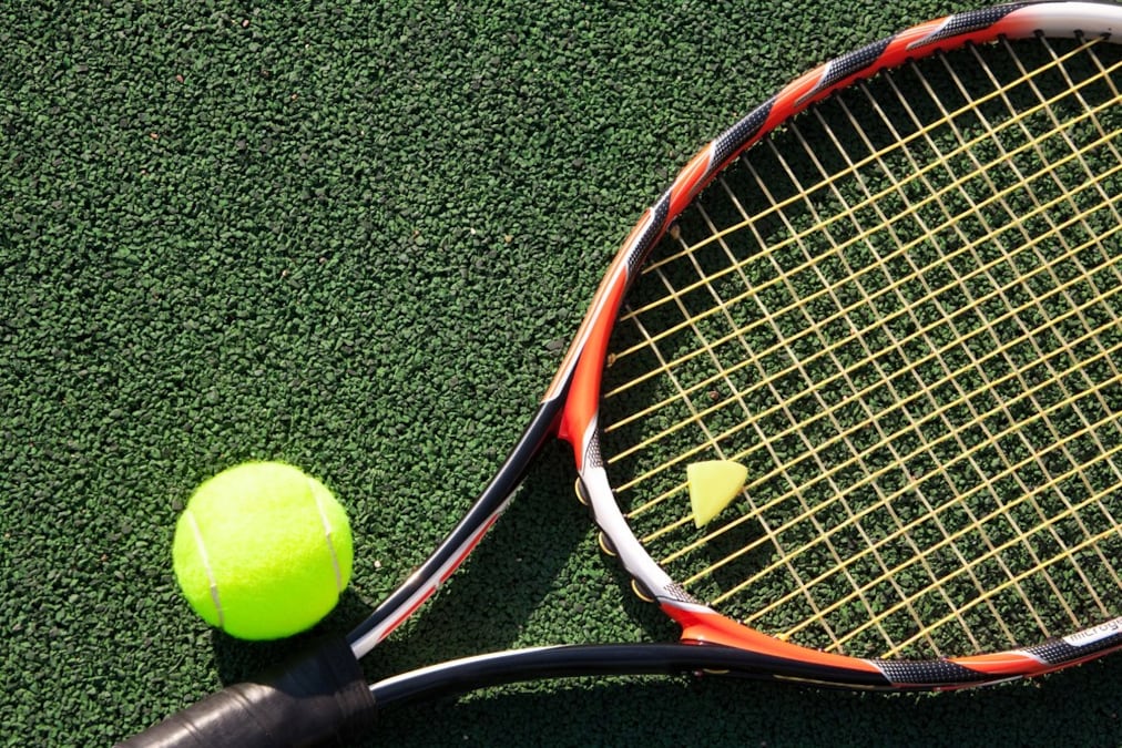 テニスの振動止めおすすめ人気ランキング10選｜効果的な付け方を知ろう