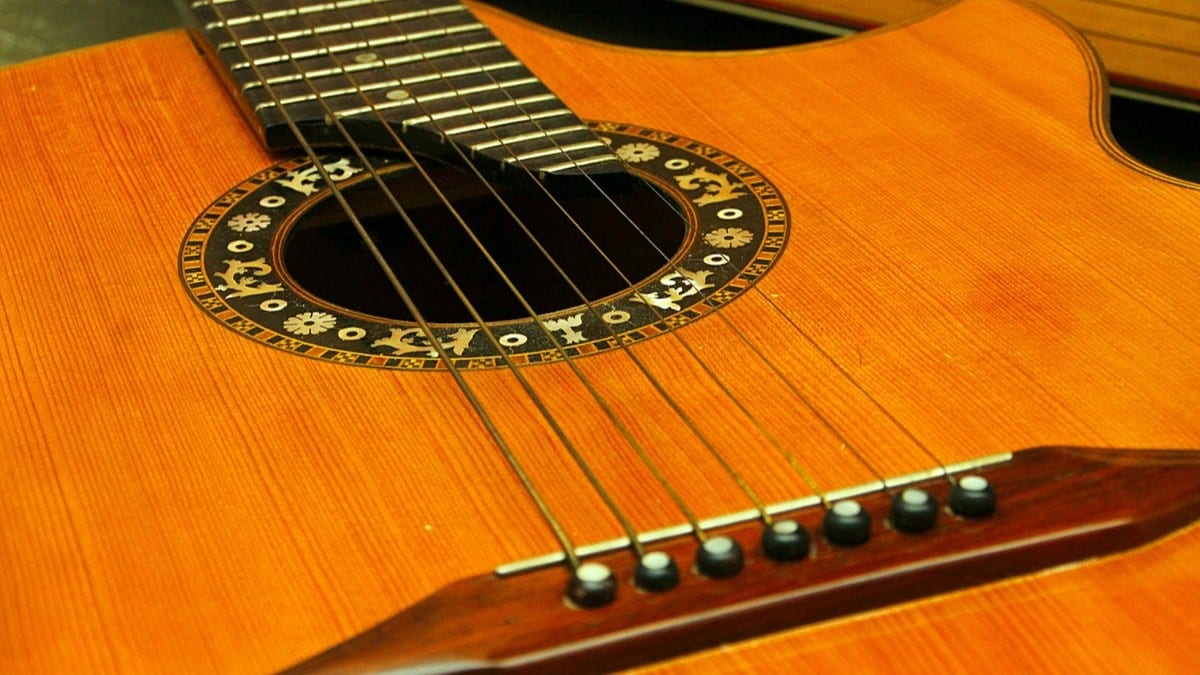 7弦ギターのおすすめ3選 多弦のメリット チューニング法も解説 Best One ベストワン