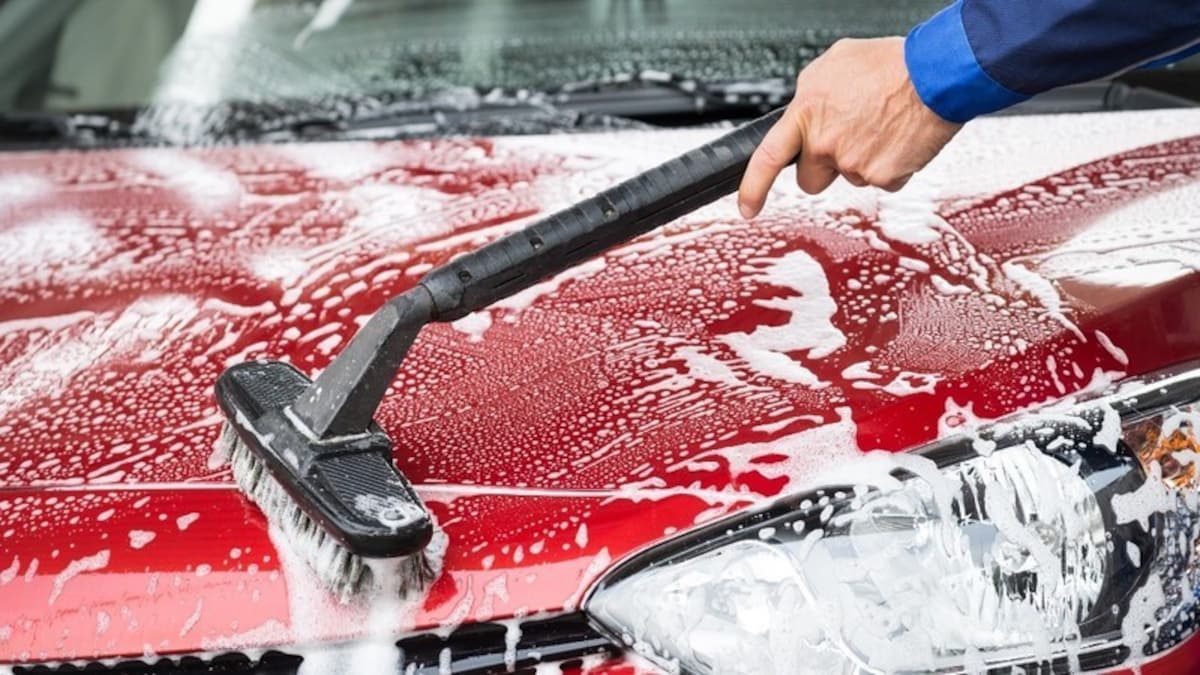 洗車ブラシのおすすめ人気ランキング13選｜ロングタイプや柔らかい素材のものも紹介