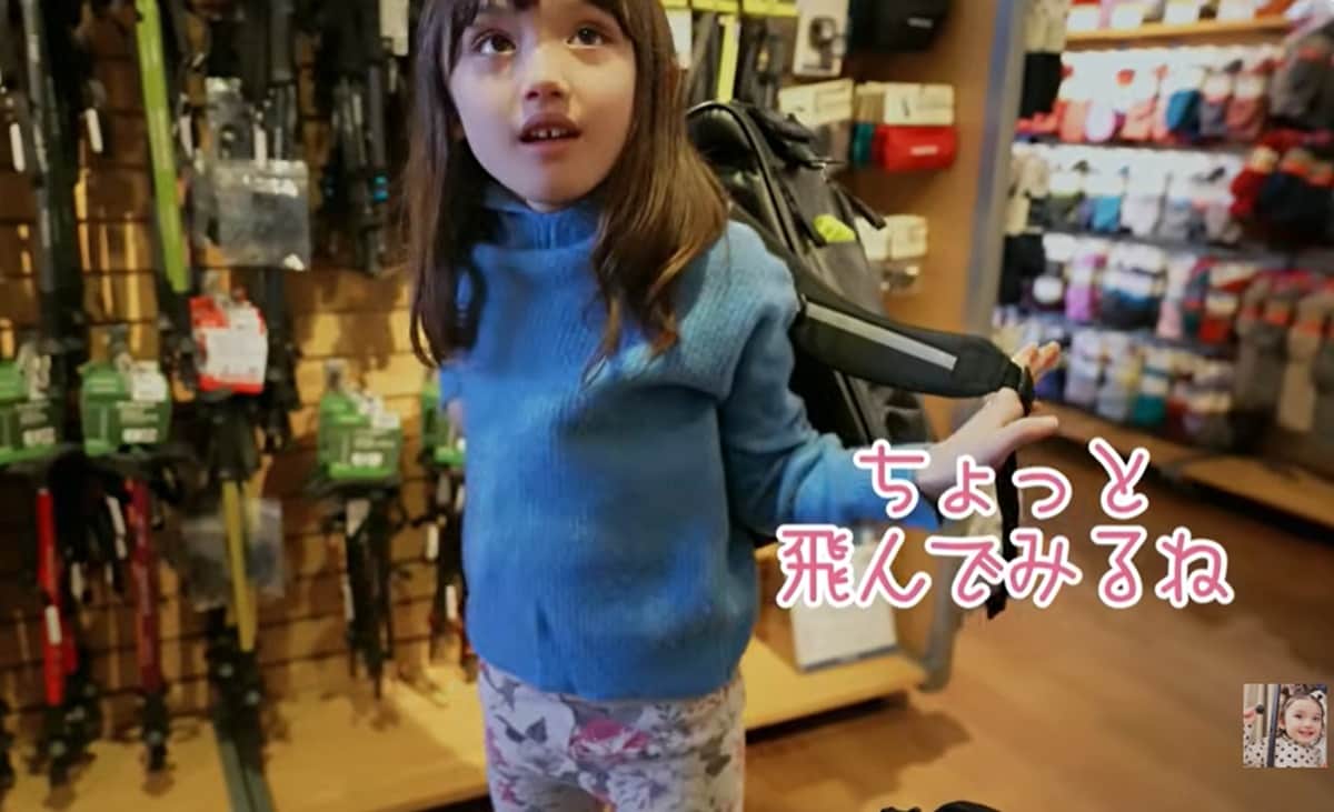 シングルファザーの親子YouTuber「バイリンガルエミリ」