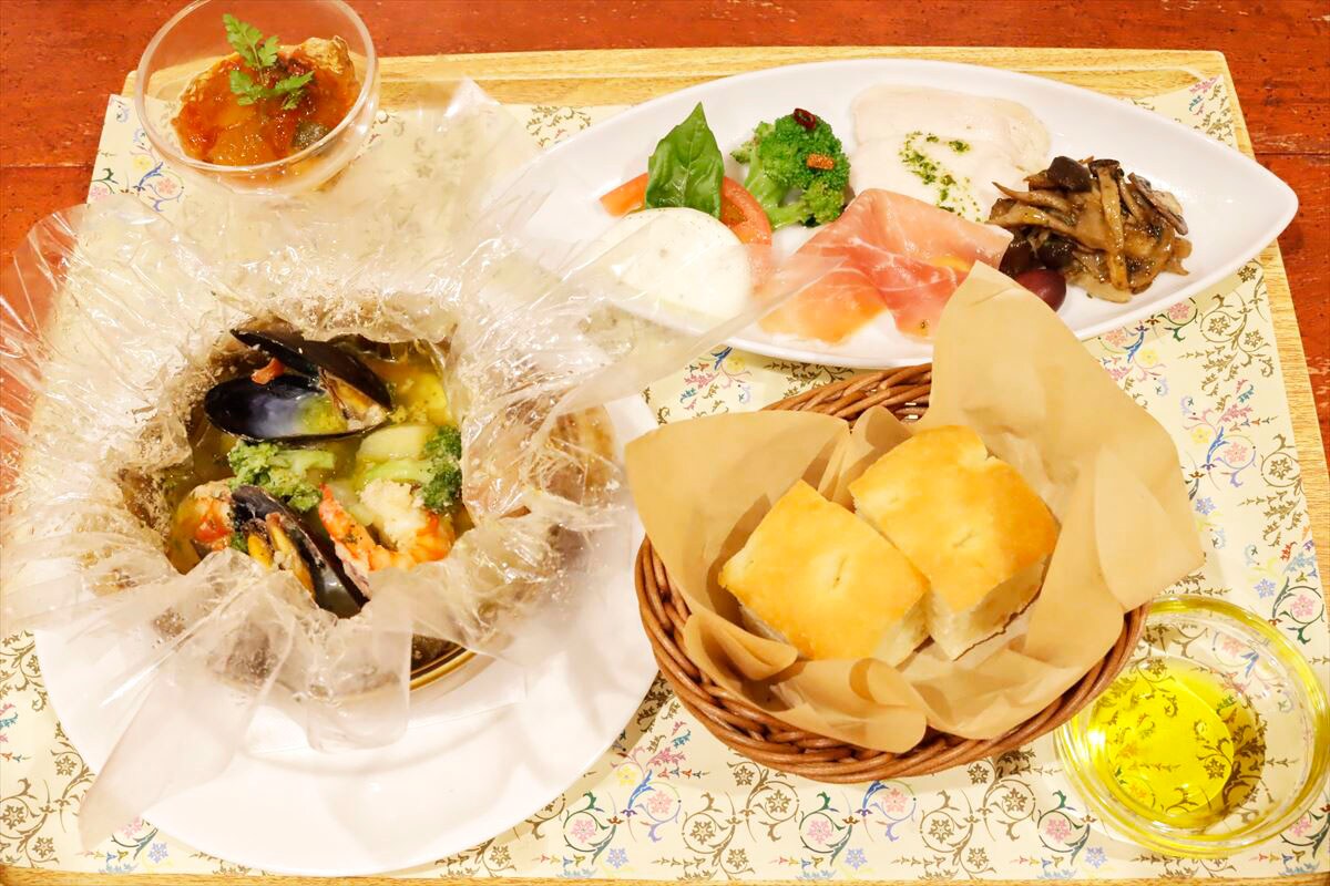「洋食小皿～イタリア風～」シーフード包み焼き＆イタリアン小皿（3,278円）