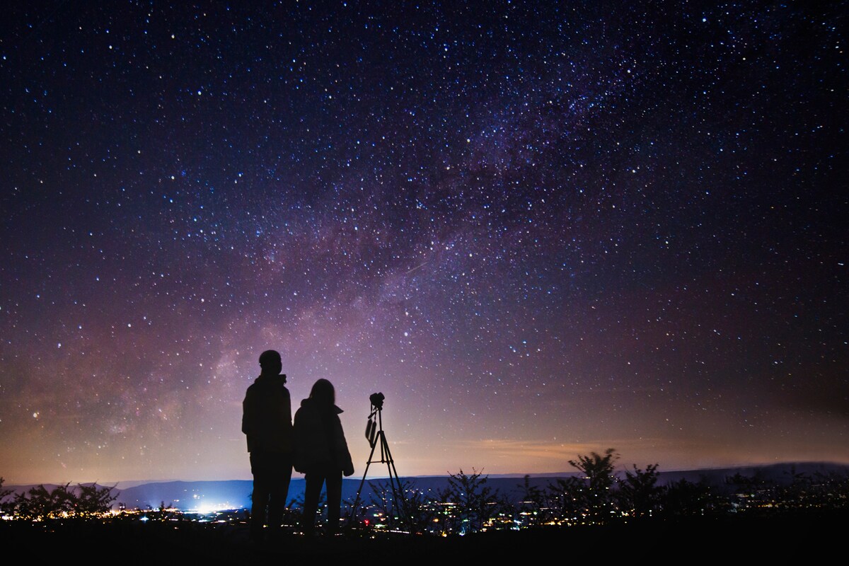 今夜見られる星座や天体の情報はどこで確認できる？（Marti Bug Catcher／shutterstock）