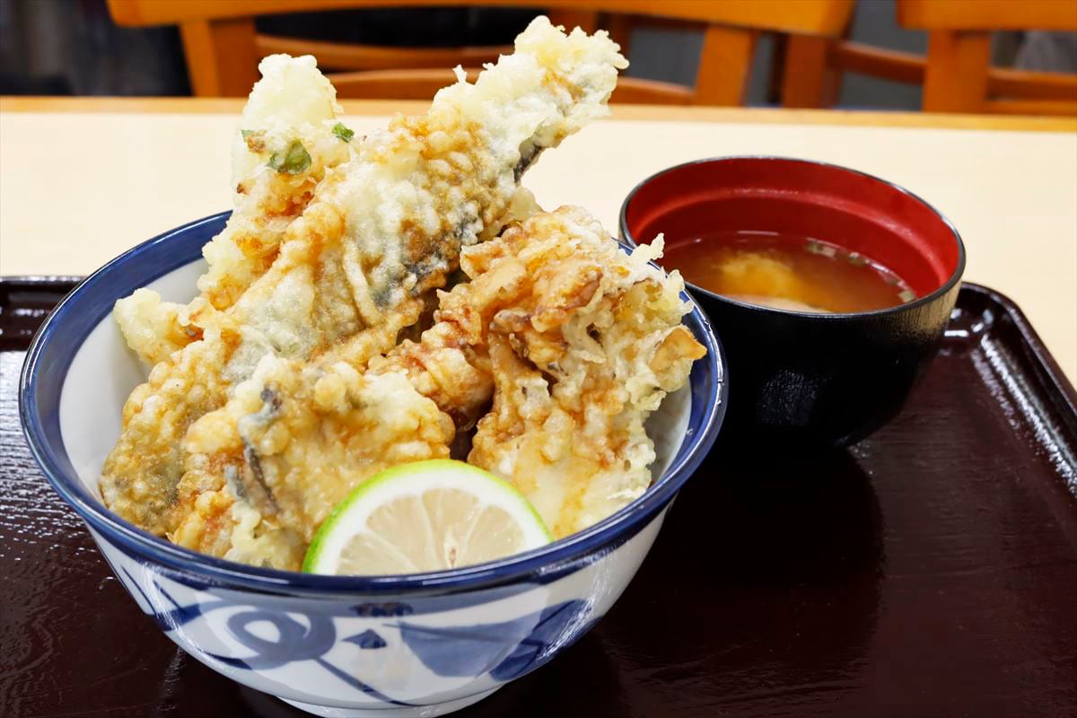 「秋天丼」（みそ汁付）920円