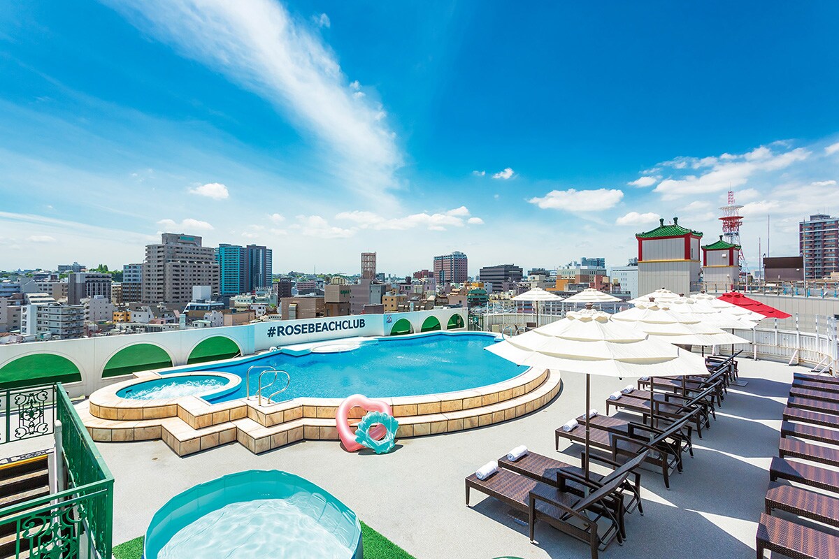 横浜中華街にある「ローズホテル横浜」では宿泊にも利用可能。宿泊者限定の屋上プールもオープン（PR TIMESより）