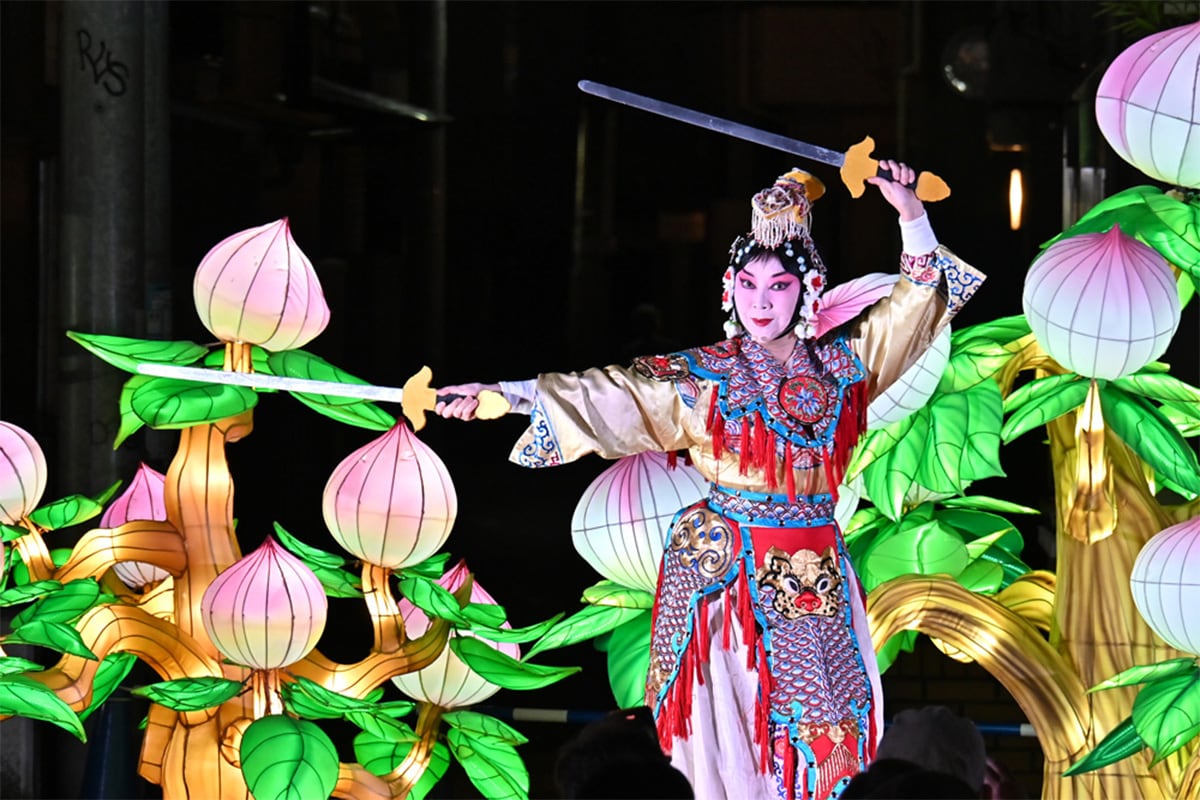 山下町公園で中国の伝統芸能が披露