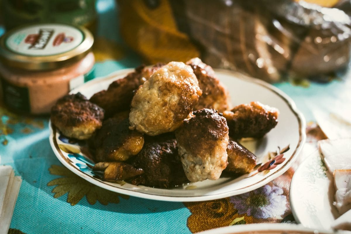 飼っている鶏を潰して作った新鮮な鶏つくねはとても美味しい
