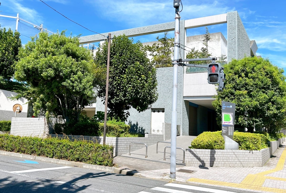 上井草駅,西武新宿線,東京都,駅周辺,ガンダム像,カリーナ,ちひろ美術館