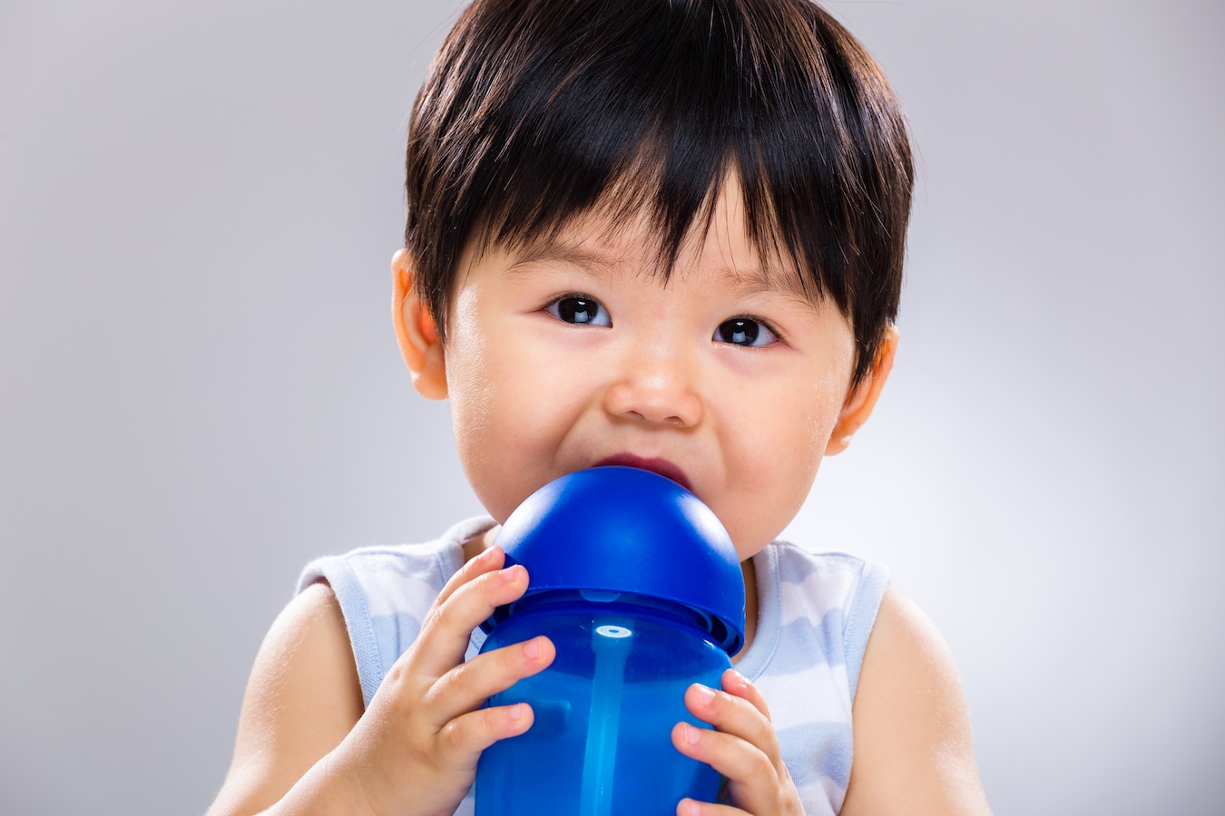 赤ちゃんの水分補給 生後3ヶ月 9ヶ月頃まで時期別の適正量や頻度 離乳食 All About