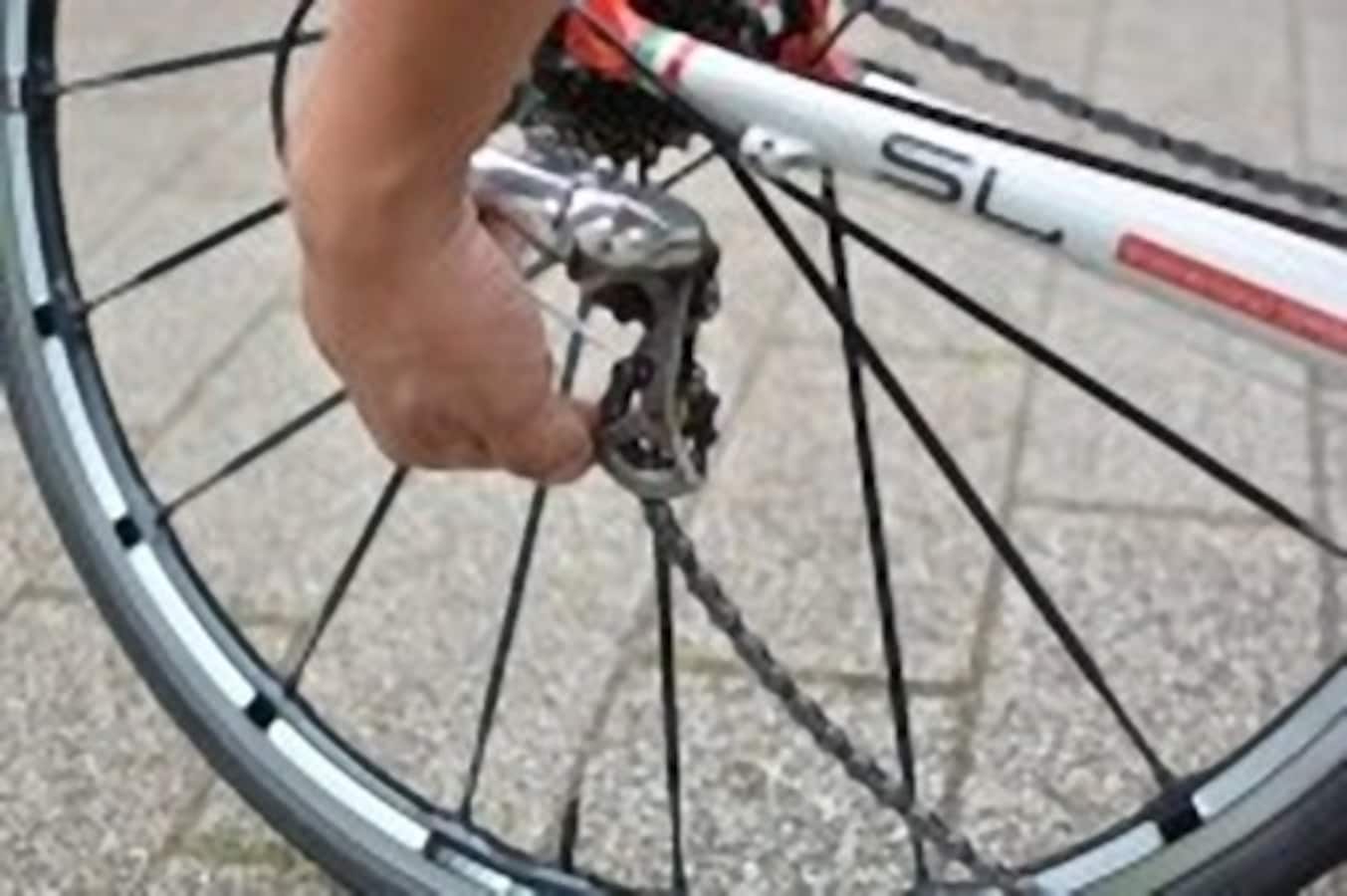 自転車 チェーン 直し 方 ギア