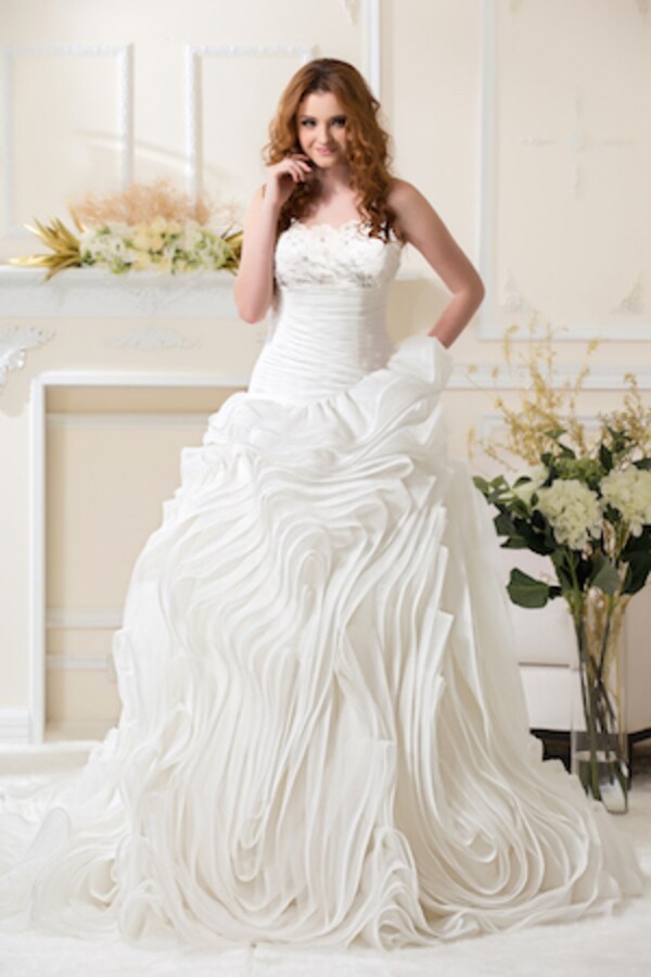 胸が大きい人、胸が小さい人のウェディングドレス選び ...