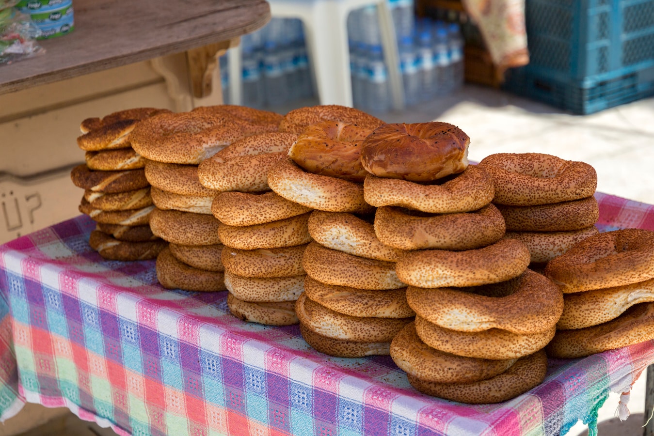 トルコのパン、エキメッキやシミットなどを写真付きで紹介！ [トルコ料理] All About