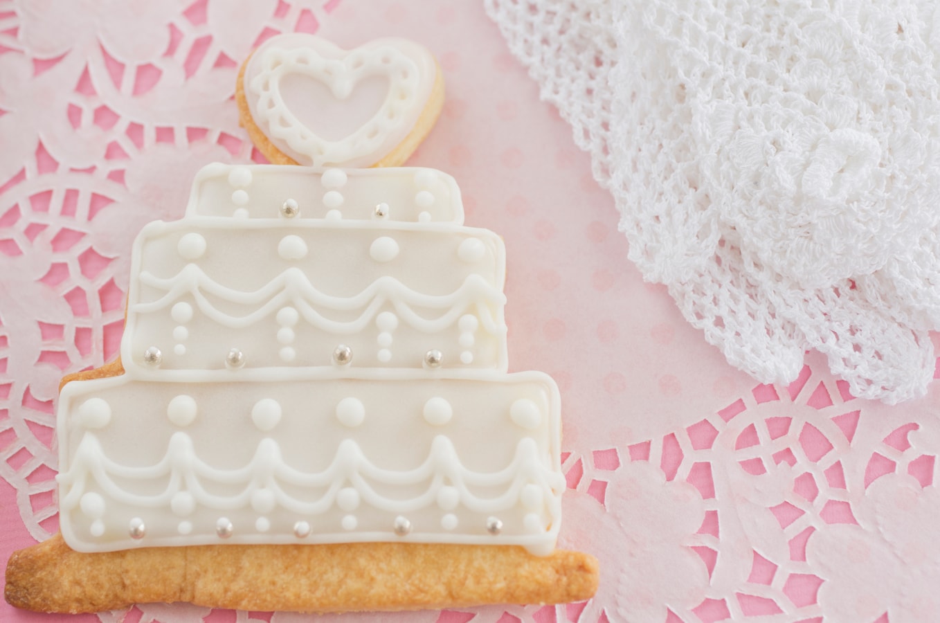 ウェディングケーキの演出 結婚式のゲストを人気アイデアで喜ばせる 結婚式 披露宴の準備 All About