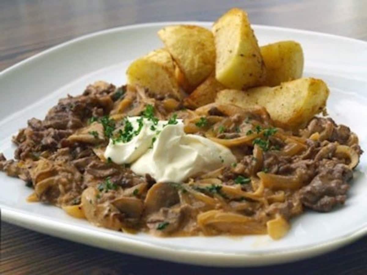 ロシア料理 ビーフストロガノフのレシピ 簡単にできる家庭の味 家族のお弁当レシピ All About ロシア料理 ビーフストロガノフのレシピ 簡単にできる家庭の味 家族のお弁当レシピ All About