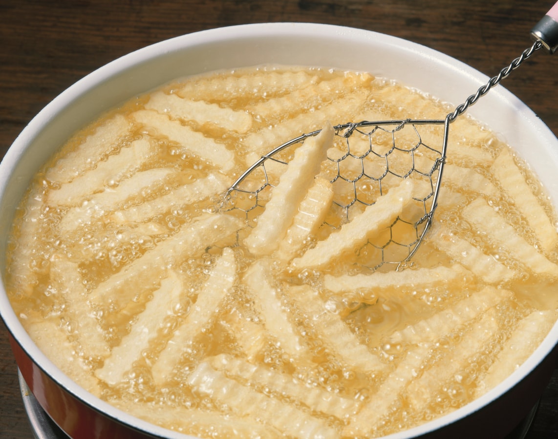 アクリルアミドは体の中でどのような働きをするのでしょうか？