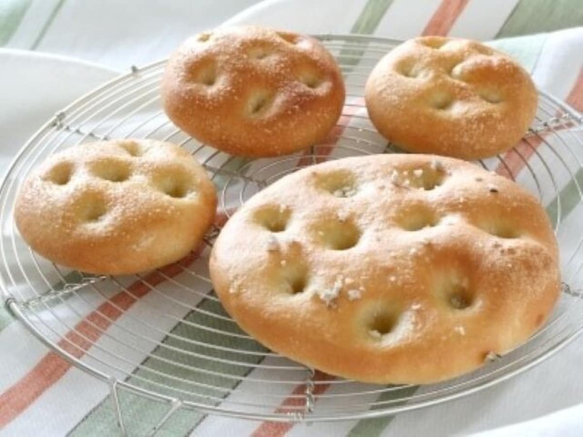 世界一かんたんに作れる ぐるぐるパン ちぎりパン | たかや
