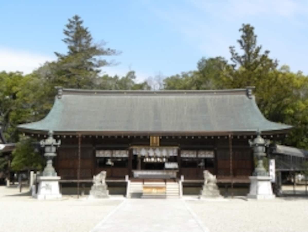 国生み・神生み神話の神様をまつる、伊弉諾神宮