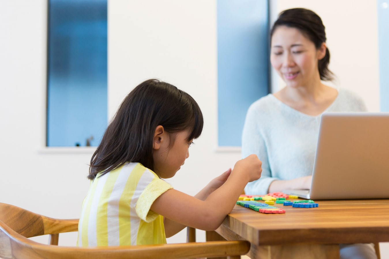 子供に勉強を教えるのがうまい親の共通点とは 子供の教育 All About