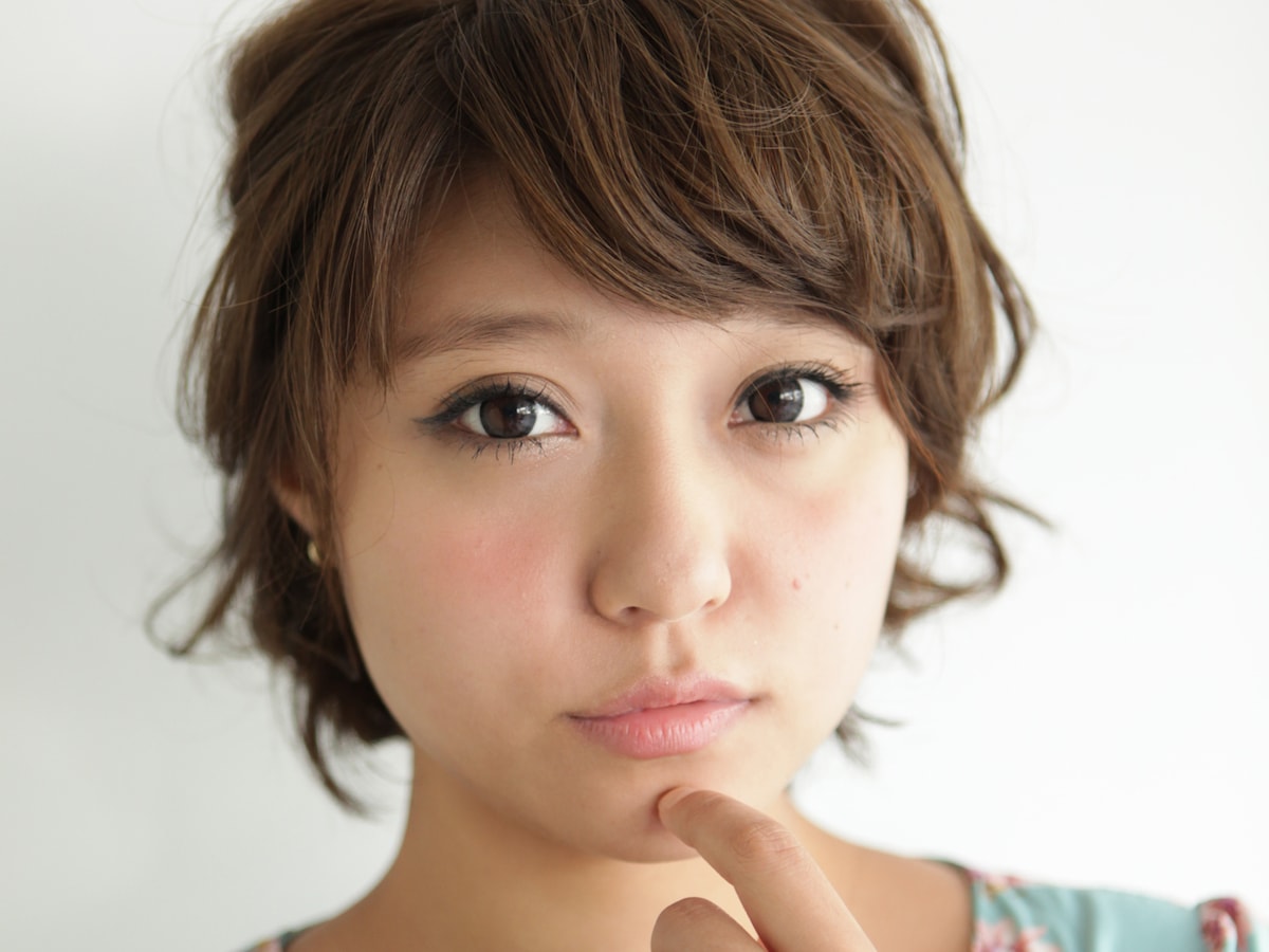 ピン三本で出来る簡単即席アレンジ ヘアアレンジ All About ピン三本で出来る簡単即席アレンジ ヘアアレンジ All About