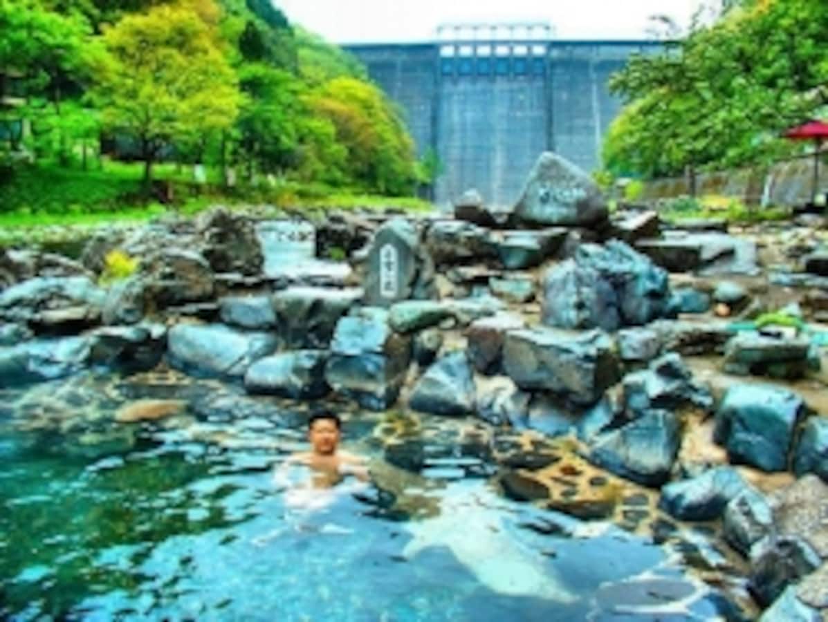 F2832【岡山 湯村温泉 砂湯の子宝の湯と摩訶不思議な水晶】最