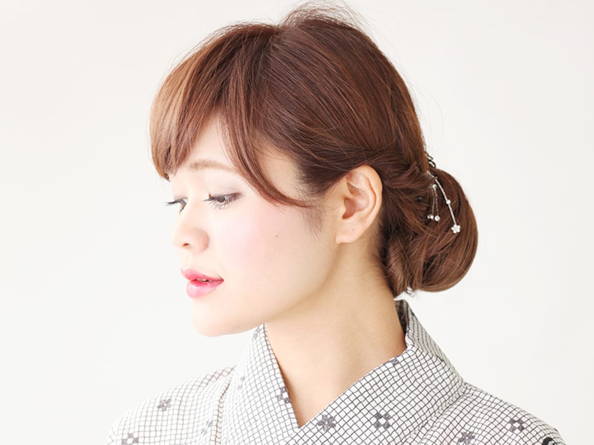 ロング浴衣 お団子を低めにまとめた簡単ヘアアレンジ 浴衣ヘアアレンジ All About