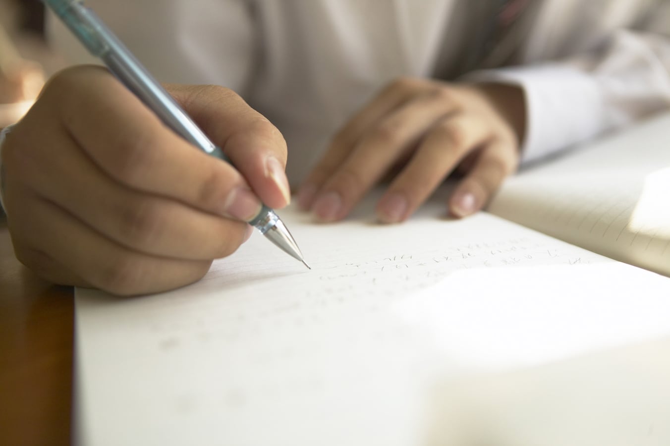侯と候の違いは 似た漢字の区別 使い分け 覚え方 漢字検定 All About