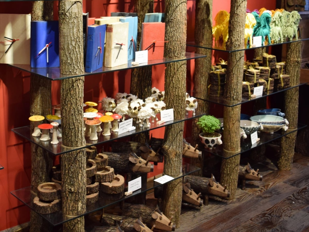 2/2 かわいいお土産も！カラキョイの雑貨ショップ／トルコ