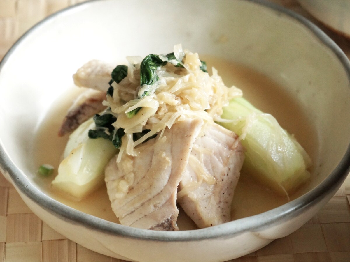 生姜風味 めかじきと青梗菜の塩麹炒め 簡単一汁三菜レシピ All About 生姜風味 めかじきと青梗菜の塩麹炒め 簡単一汁三菜レシピ All About