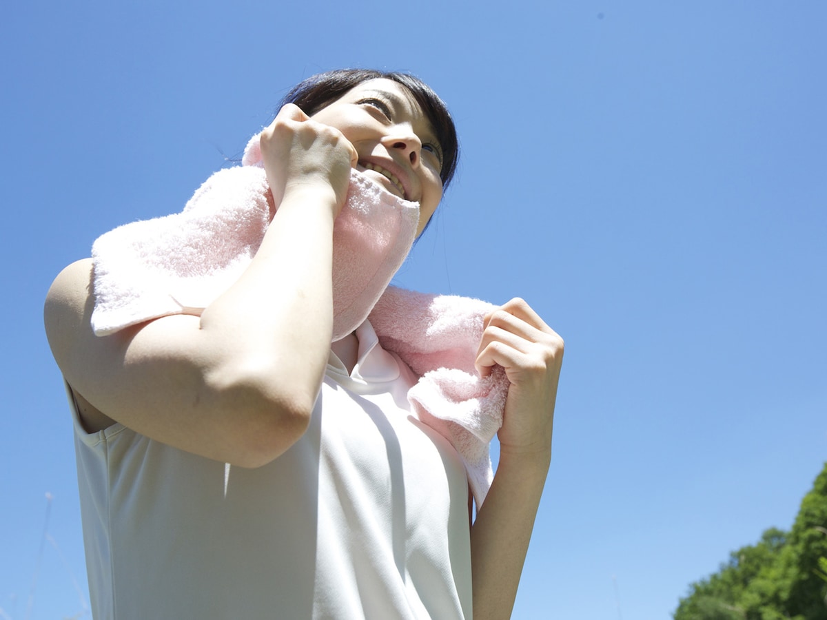 いい汗をかく方法 悪い汗との違いやさっぱりする拭き方 – 良い汗・悪い汗を見分ける方法とスキンケア – FEHUW