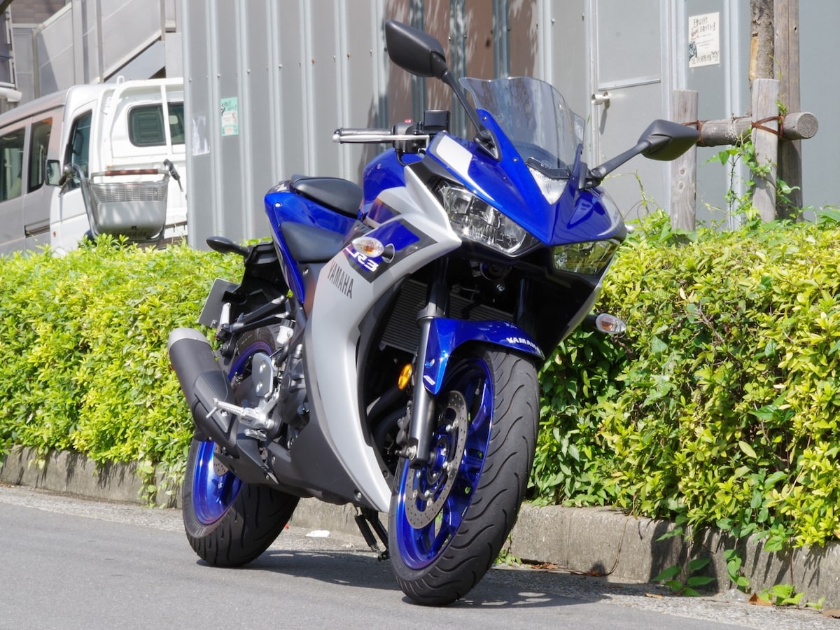 yzf-r3 ABS 車検R8年8月まで （海外モデルYZF-R3に車検代を払う価値は  