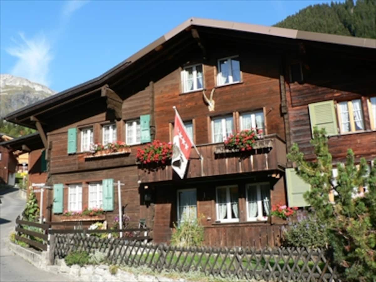 地方の 民家 がおもしろい 建築を楽しむスイス旅 スイス All About