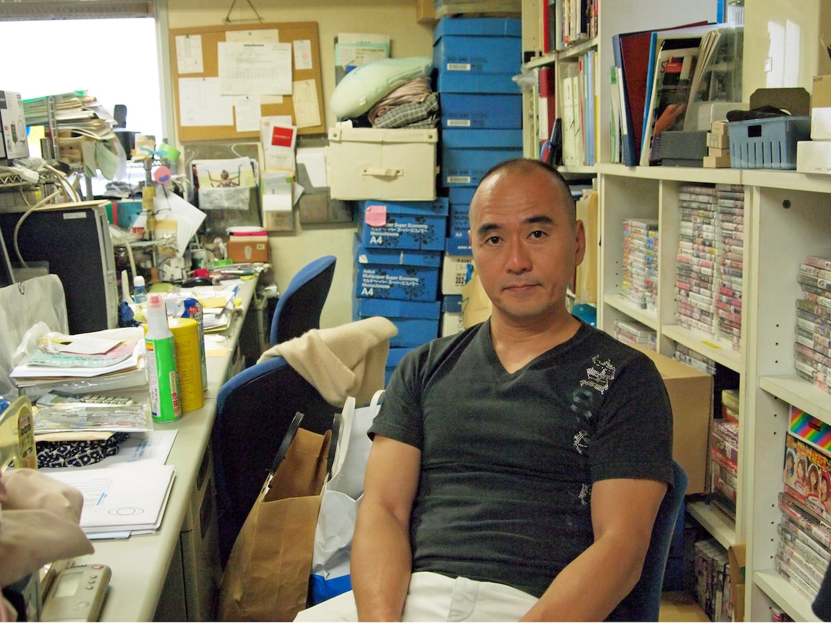 妻　単独さん　キス 