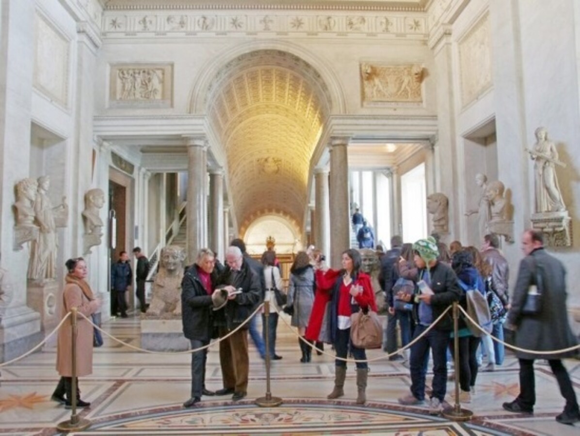 驚きの価格 ローマの定番 ヴァチカン美術館とシスティーナ礼拝堂 [ローマ 文化、民俗