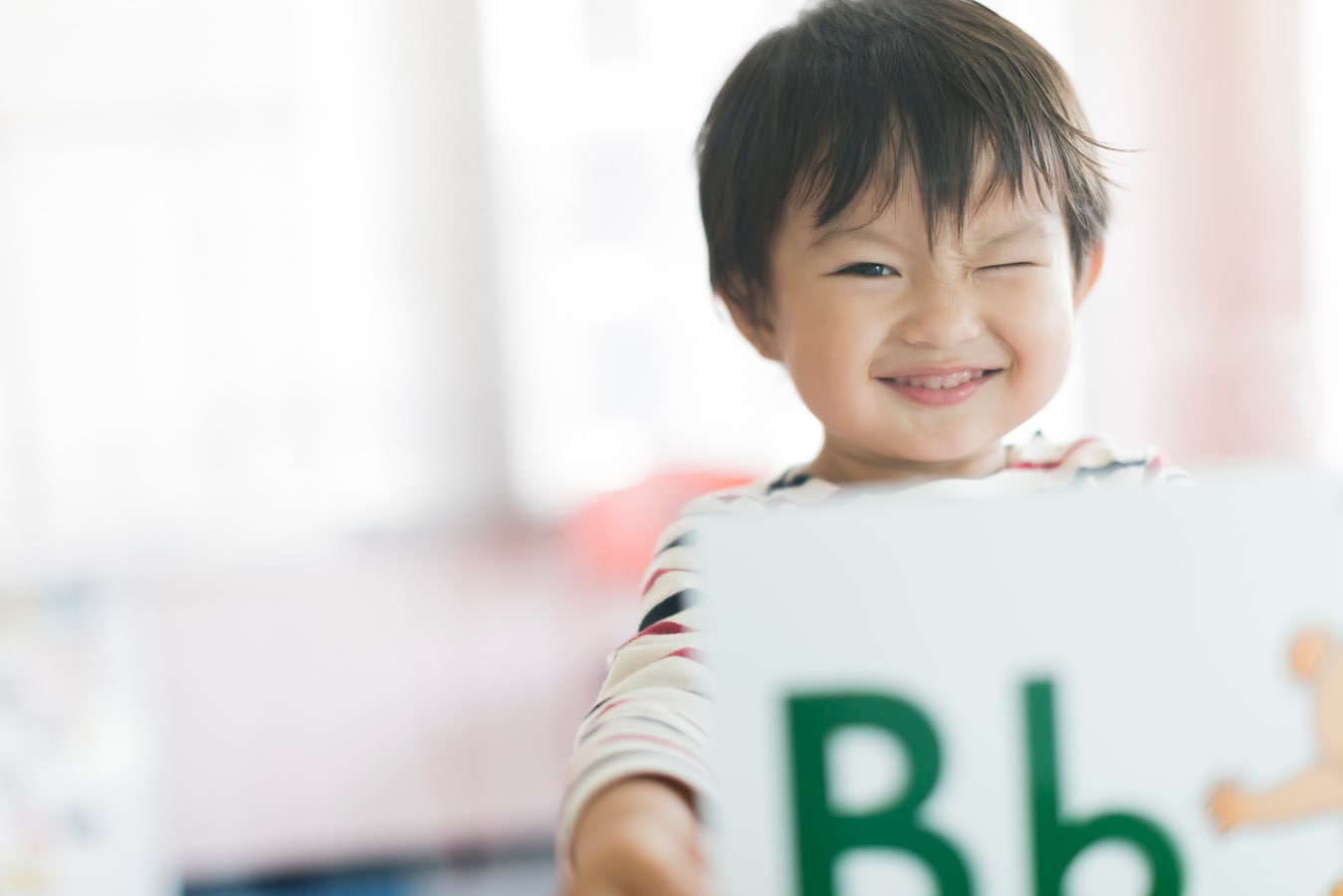 2歳児の人のものを取る おもちゃを取る行動は何故起こる 子育て All About 2歳児の人のものを取る おもちゃを取る行動は何故起こる 子育て All About