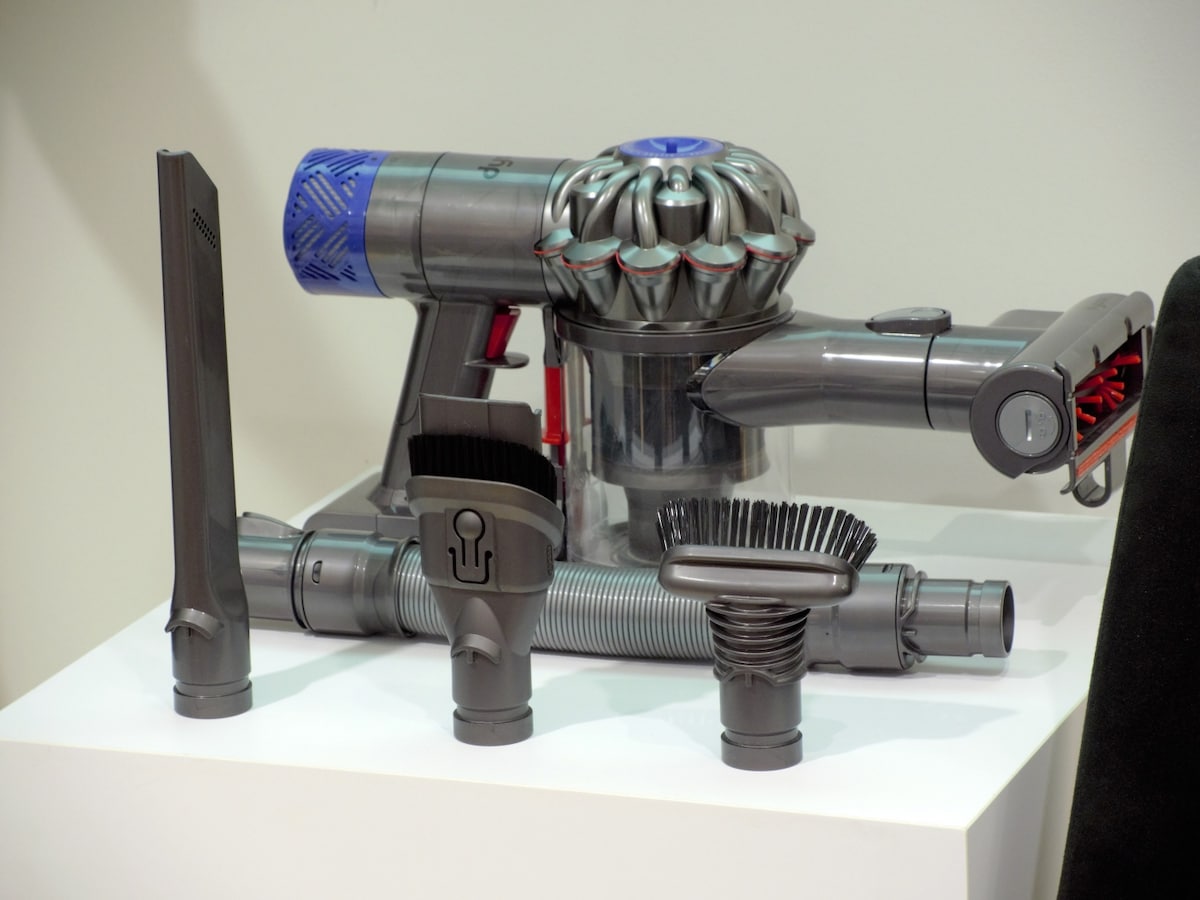 車掃除に最適なパーツが付いたダイソン「Dyson V6 Car＋Boat」を