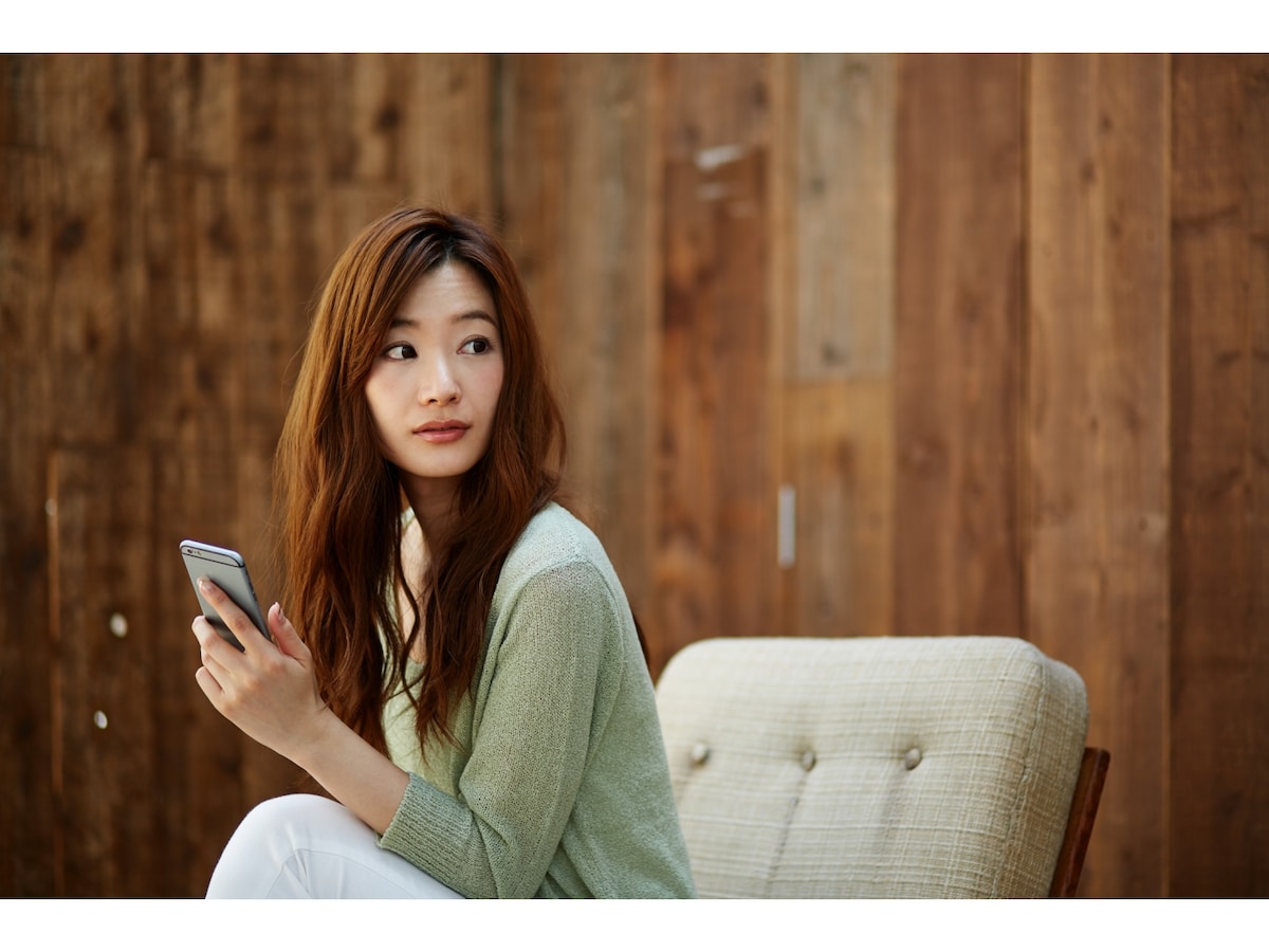 　芸能人盗撮写真流出画像 街で撮った芸能人の写真をSNSにアップするのは違法？ [インターネットサービス] All About